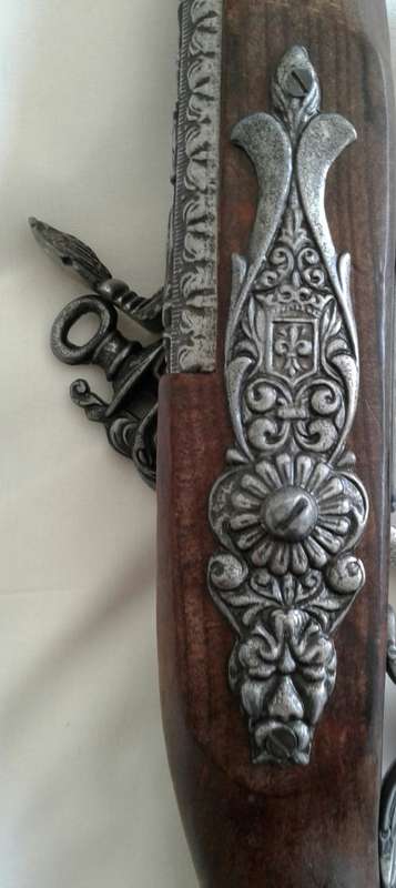 REPLICA WOOD AND METAL PISTOL MADE IN SPAIN AS NEW SEE ALL PICTURES
